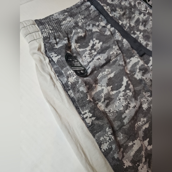 Mississippi State Bulldogs Colosseum OHT Military Appreciation Shorts Men XL NWT - Picture 4 of 7